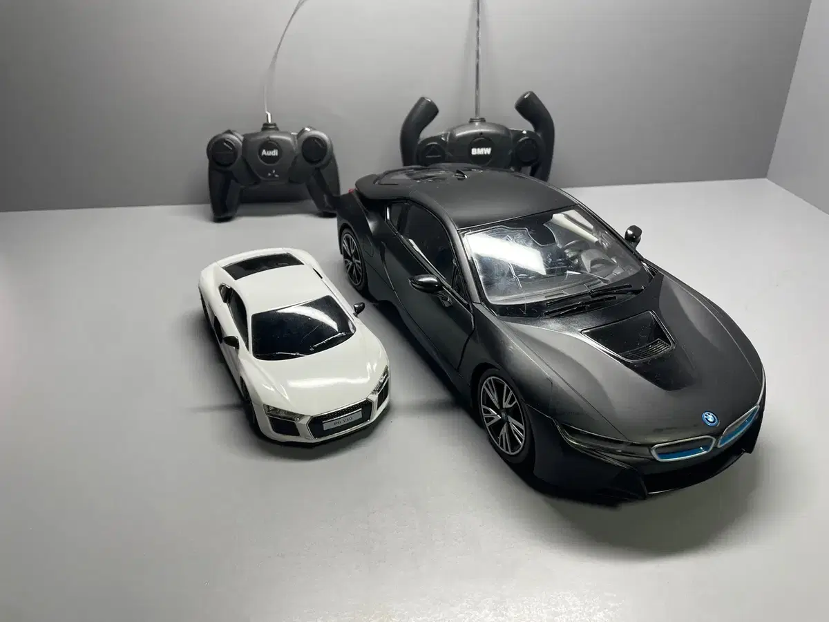 rc카 2대(아우디 R8, BMW I8)